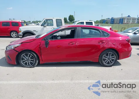 2024 Kia Forte Gt-Line z USA, uszkodzony, nr VIN 3KPF54AD7RE809925